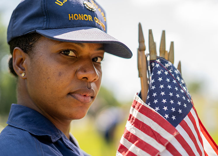 A woman smiling. Link to Life Stage Gift Planner Under Age 45 Situations.
